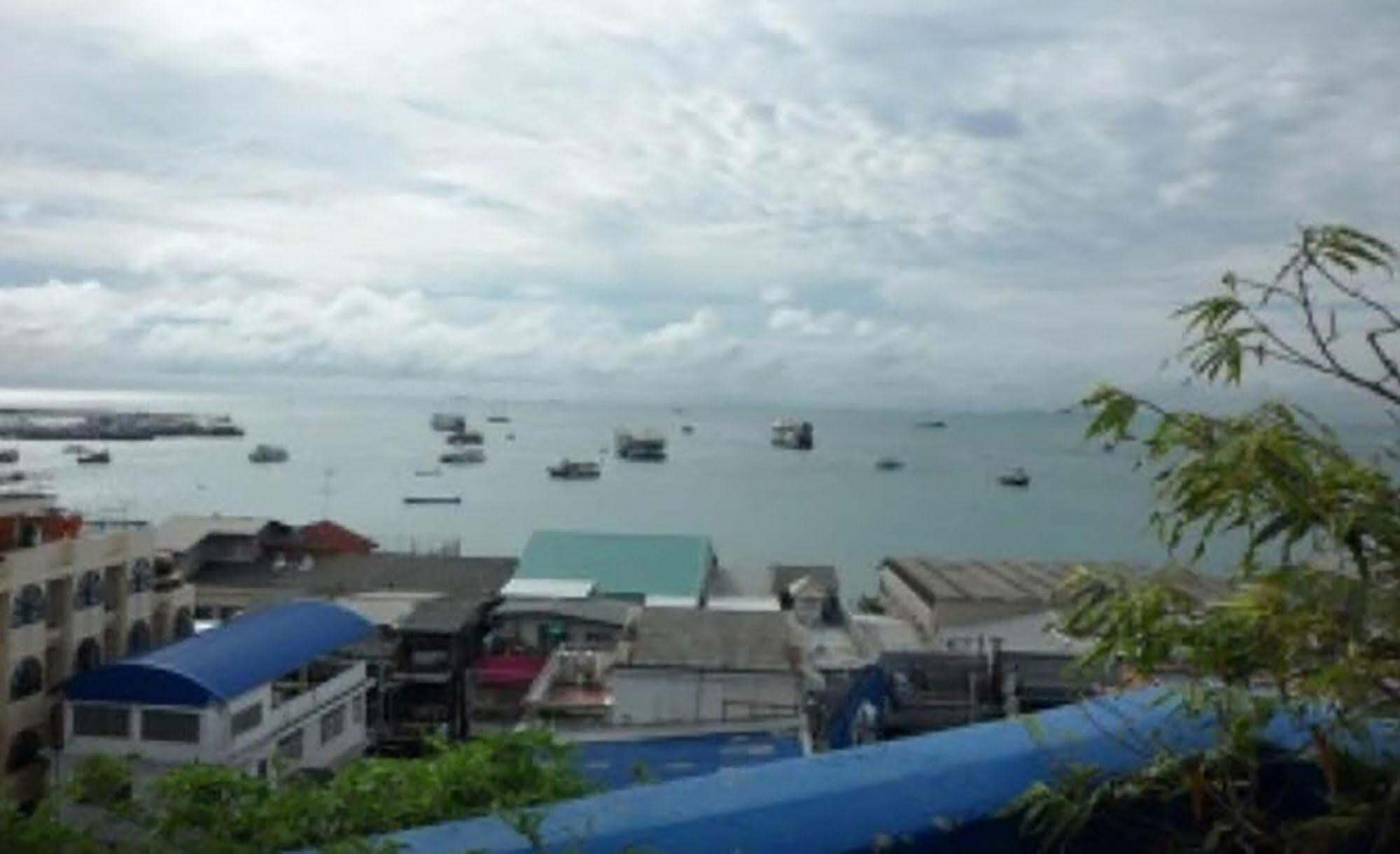 Diamond Beach Hotel Pattaya Esterno foto