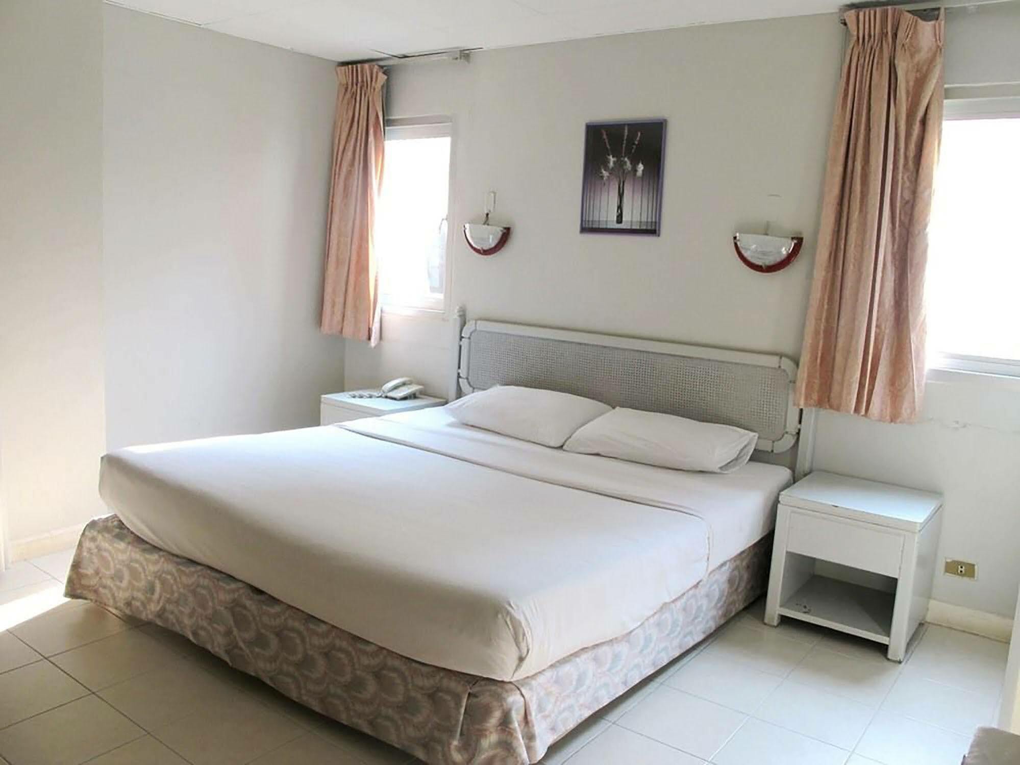 Diamond Beach Hotel Pattaya Esterno foto