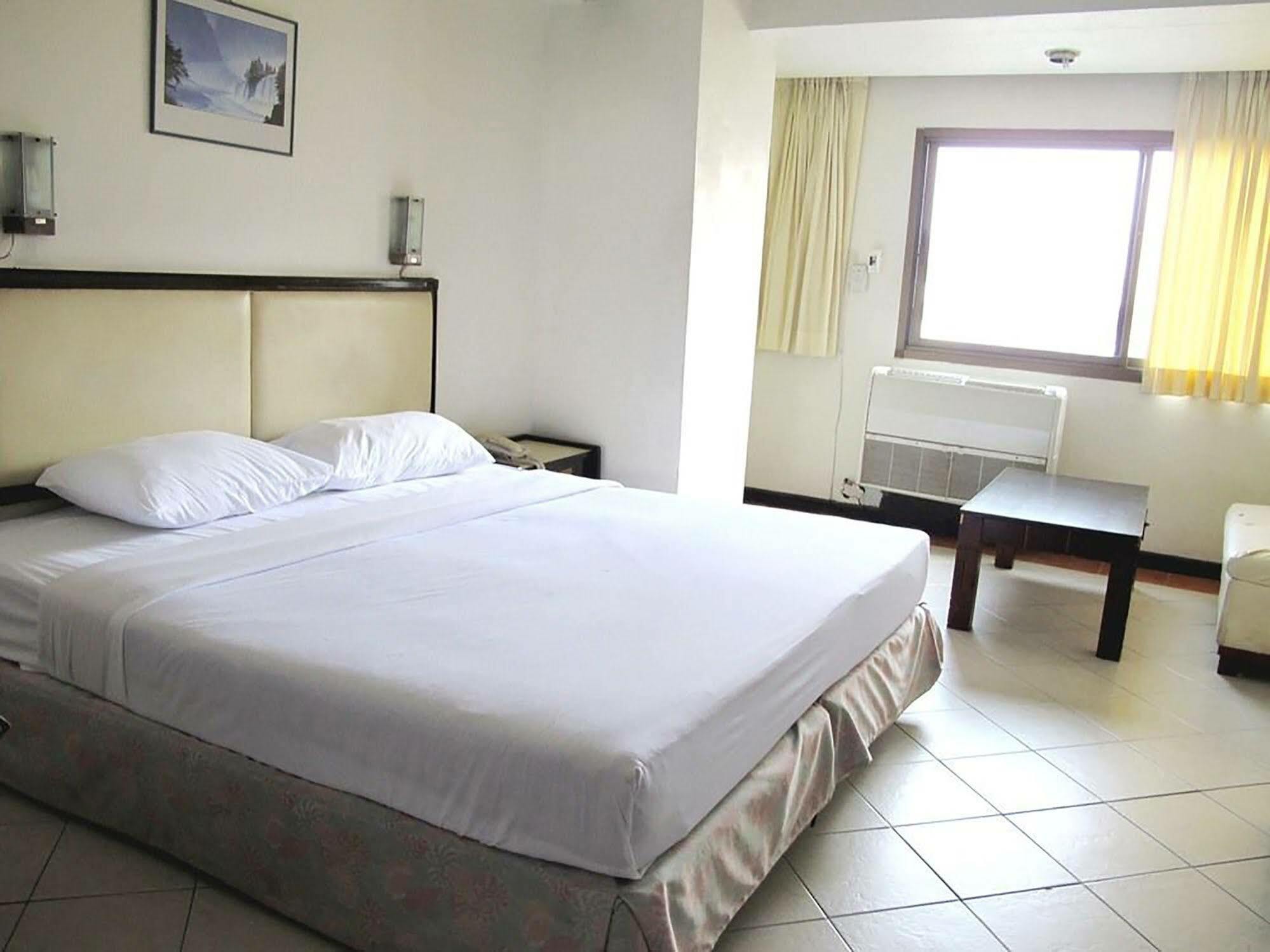 Diamond Beach Hotel Pattaya Esterno foto